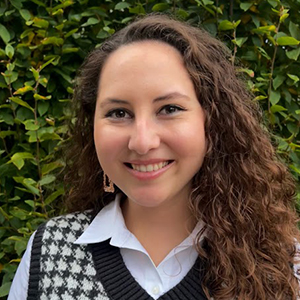 Headshot of Bryana Quintana outside.